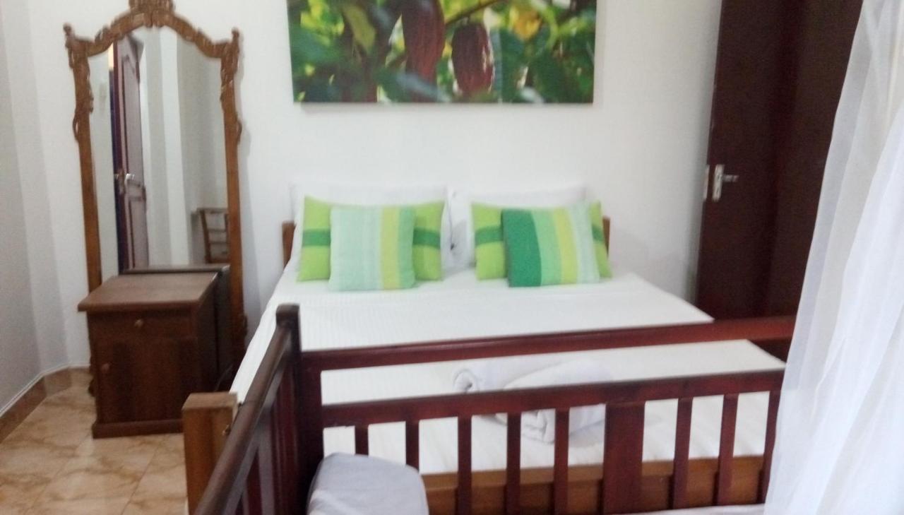 Cacao Hotel Katunayaka Екстериор снимка