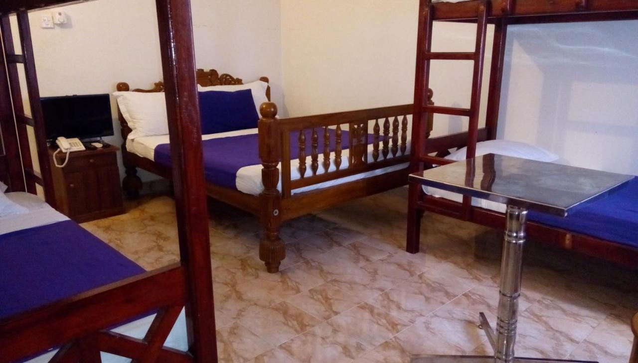 Cacao Hotel Katunayaka Екстериор снимка