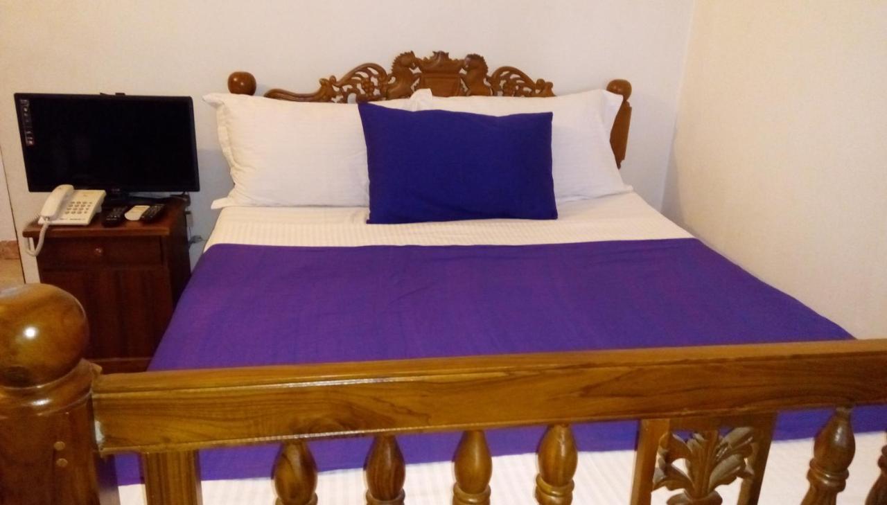 Cacao Hotel Katunayaka Екстериор снимка