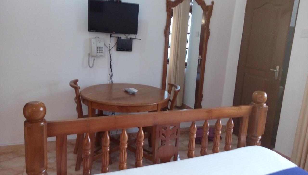 Cacao Hotel Katunayaka Екстериор снимка