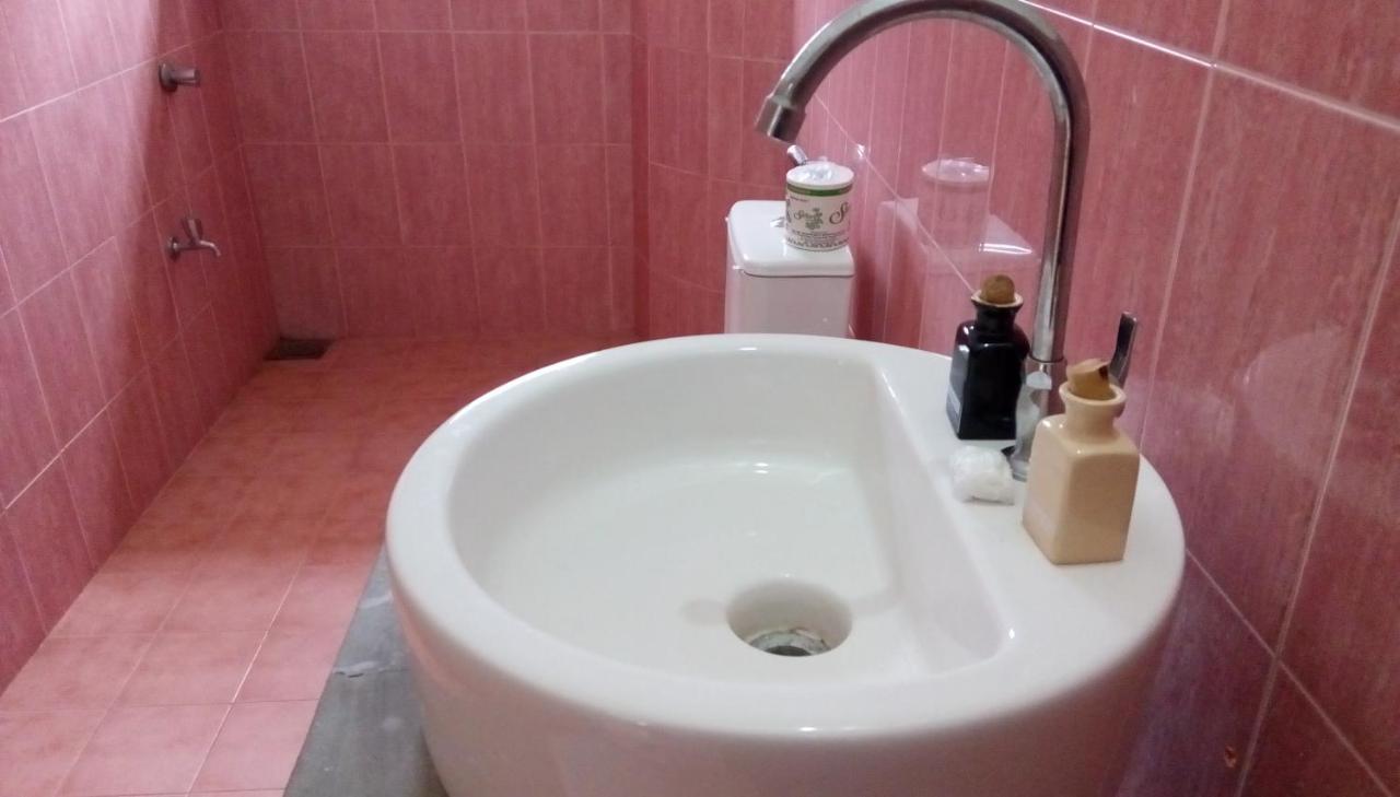 Cacao Hotel Katunayaka Екстериор снимка