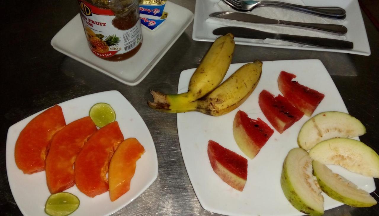 Cacao Hotel Katunayaka Екстериор снимка